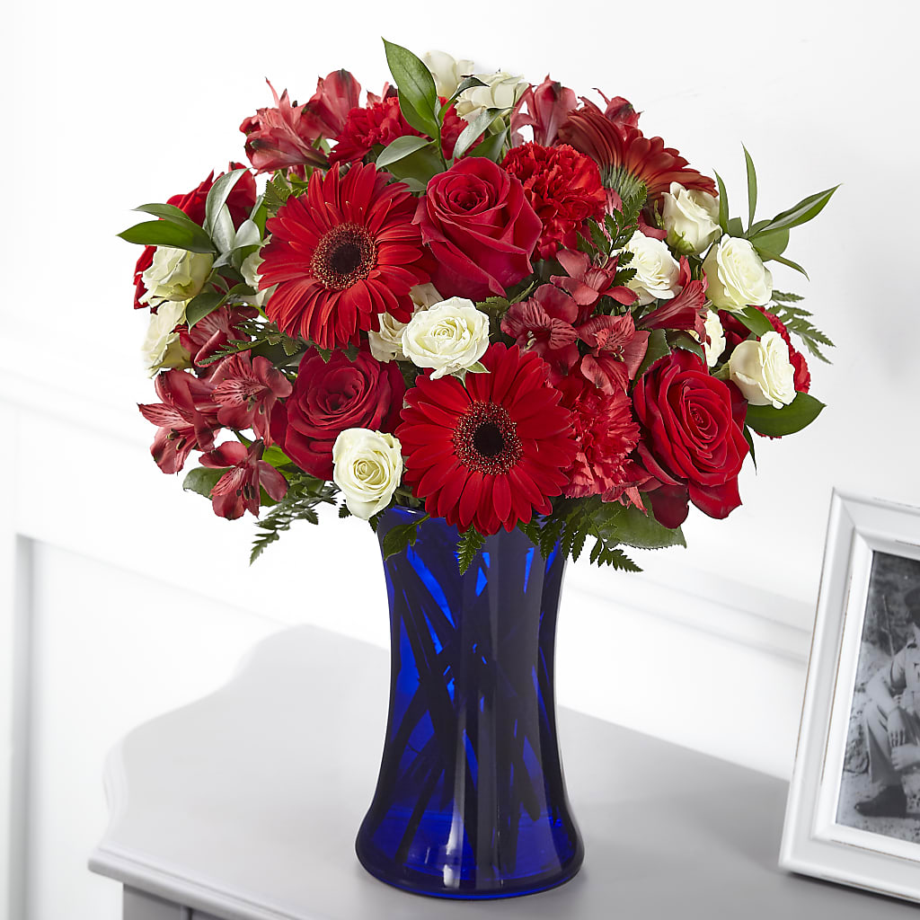 Hearts Embrace Bouquet – BLOOM & CO, Gulfport FL