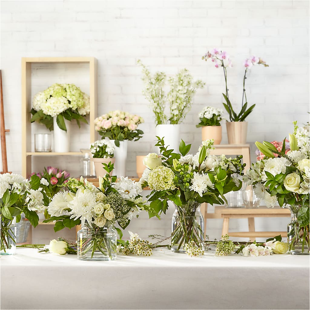 Classic Ivory – A Florist Original – BLOOM & CO, Gulfport FL